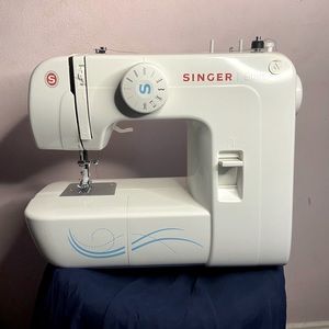 SINGER Start 1304 Sewing Machine 110V